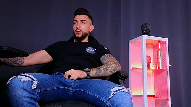 MightyAaron66 online show from February 9, 2025, 3:45 pm