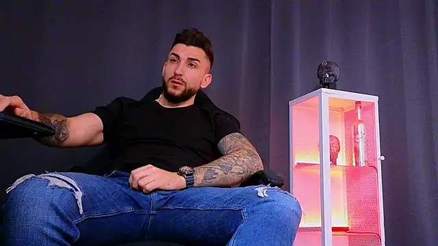 MightyAaron66 online show from February 11, 2025, 5:47 am