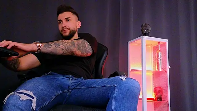 MightyAaron66 online show from February 11, 2025, 8:48 am