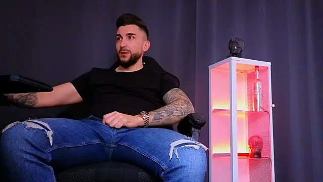 MightyAaron66 online show from February 11, 2025, 3:40 pm