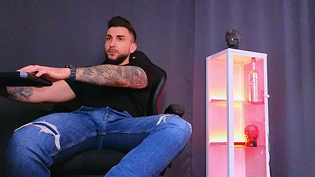 MightyAaron66 online show from February 16, 2025, 2:00 pm