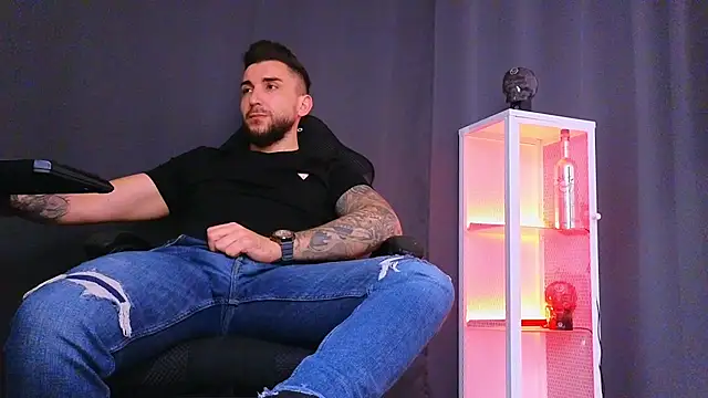 MightyAaron66 online show from February 16, 2025, 5:48 pm