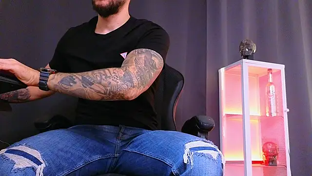 MightyAaron66 online show from February 24, 2025, 7:55 am