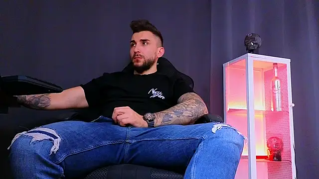 MightyAaron66 online show from February 25, 2025, 7:09 am