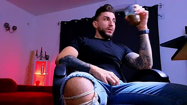 MightyAaron66 online show from October 21, 2025, 3:07 am