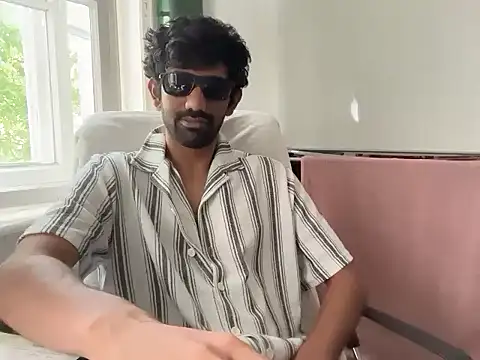 Snapshot of dominanthubby chatting on June 4, 2026, 8:09 am dominanthubby online show from June 4, 2026, 8:09 am