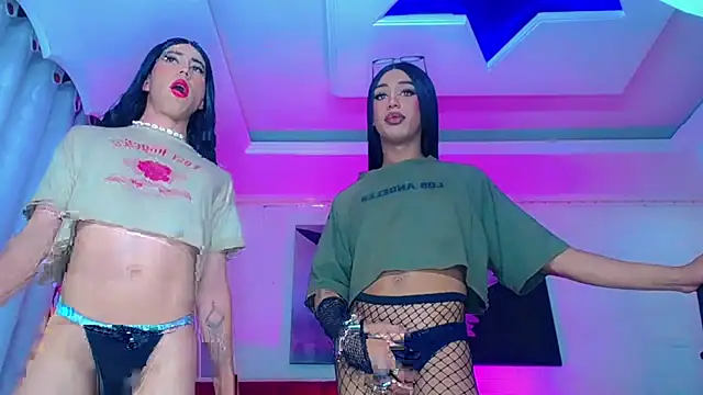 NahomiCamper online show from November 14, 2025, 2:54 am