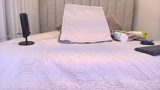 kata hazel online show from January 9, 2026, 7:15 pm