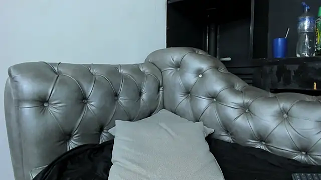 Snapshot of HeellBoy_ chatting on November 2, 2025, 7:55 am HeellBoy online show from November 2, 2025, 7:55 am