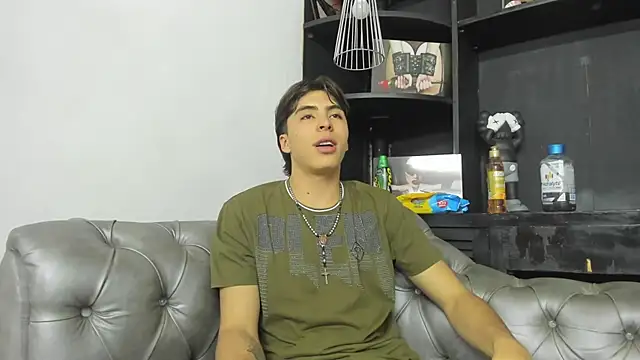 HeellBoy  online show from November 8, 2025, 1:17 am