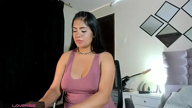 arianithaxox online show from December 11, 2024, 7:09 am