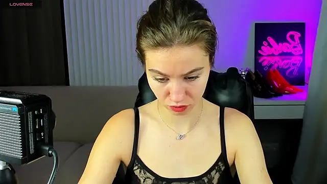 Selena grey  online show from September 13, 2025, 12:54 am