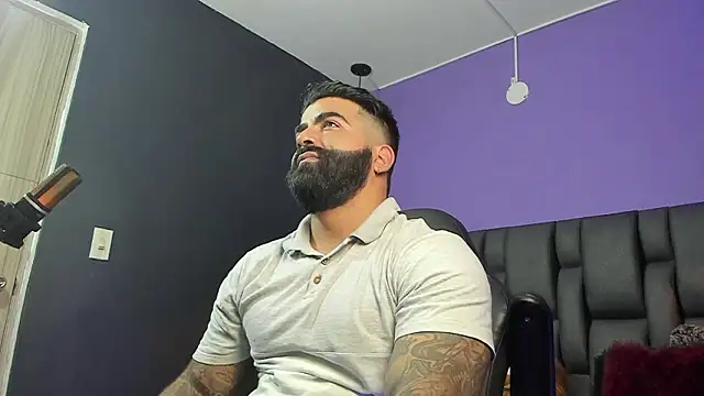 Snapshot of Lyon_vach chatting on January 17, 2026, 4:17 am Lyon vach online show from January 17, 2026, 4:17 am