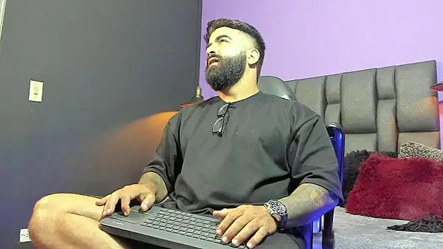 Snapshot of Lyon_vach chatting on February 1, 2026, 9:13 pm Lyon vach online show from February 1, 2026, 9:13 pm