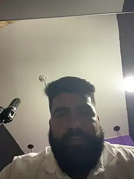 Snapshot of Lyon_vach chatting on February 4, 2026, 8:14 pm Lyon vach online show from February 4, 2026, 8:14 pm