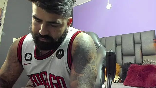 Snapshot of Lyon_vach chatting on February 5, 2026, 9:41 pm Lyon vach online show from February 5, 2026, 9:41 pm