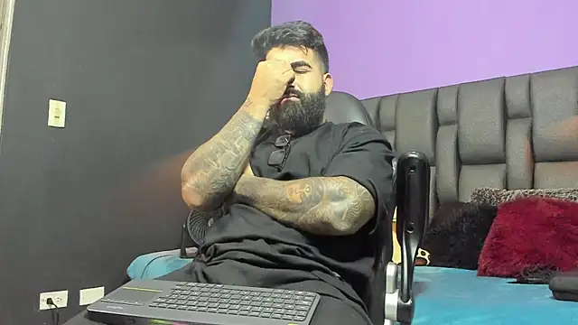 Snapshot of Lyon_vach chatting on February 11, 2026, 3:00 am Lyon vach online show from February 11, 2026, 3:00 am