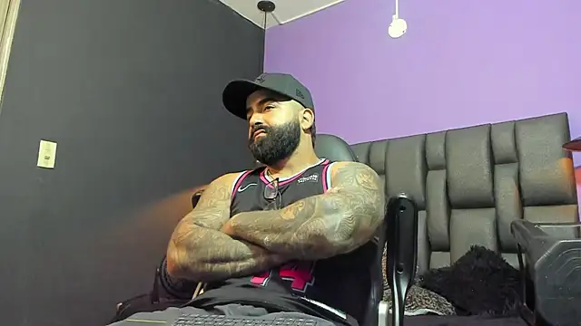 Snapshot of Lyon_vach chatting on February 25, 2026, 10:52 pm Lyon vach online show from February 25, 2026, 10:52 pm