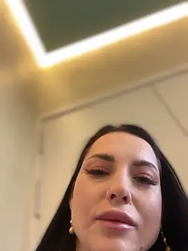 Snapshot of Roxana-Sexy chatting on February 28, 2025, 5:48 am Roxana-Sexy online show from February 28, 2025, 5:48 am