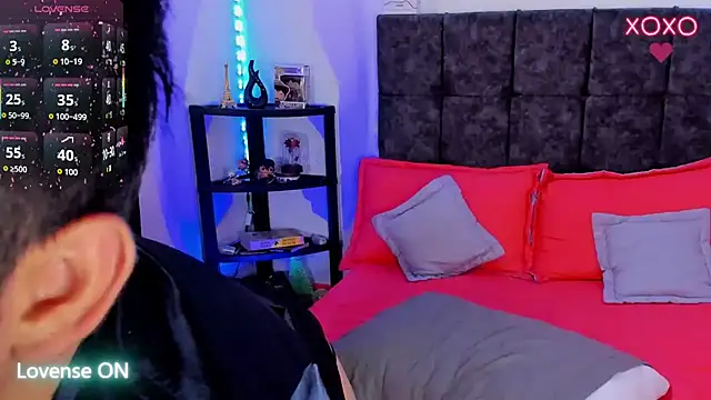 nolan twink1 online show from April 6, 2026, 6:20 pm