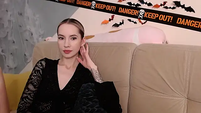 Snapshot of AmbrielHailey chatting on November 4, 2025, 12:32 am AmbrielHailey online show from November 4, 2025, 12:32 am