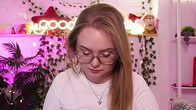 MonicaAsis online show from April 16, 2026, 9:39 pm