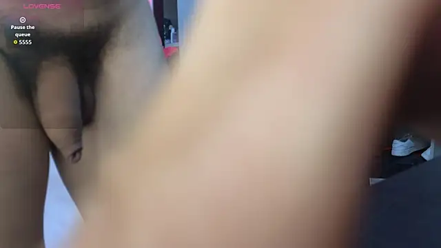 milky  boy  online show from September 28, 2025, 4:51 am