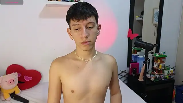 milky  boy  online show from March 27, 2026, 10:31 pm