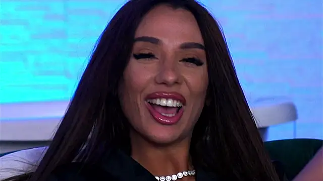 Snapshot of HaylieMilf chatting on July 5, 2026, 4:19 am HaylieMilf online show from July 5, 2026, 4:19 am