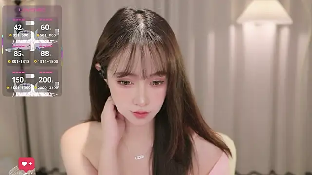 Snapshot of -Yokyo chatting on November 18, 2025, 11:37 pm -Yokyo online show from November 18, 2025, 11:37 pm