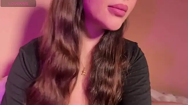 Snapshot of Elinatiranda chatting on March 28, 2026, 1:27 am Elinatiranda online show from March 28, 2026, 1:27 am