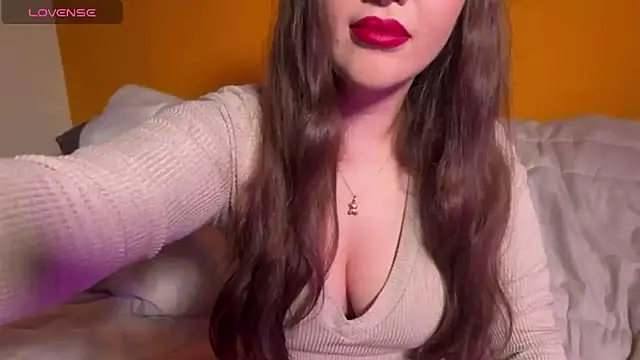 Snapshot of Elinatiranda chatting on April 7, 2026, 7:20 am Elinatiranda online show from April 7, 2026, 7:20 am