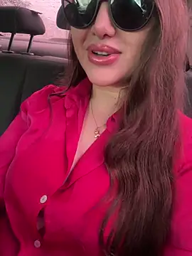 Snapshot of Elinatiranda chatting on May 15, 2026, 2:13 pm Elinatiranda online show from May 15, 2026, 2:13 pm