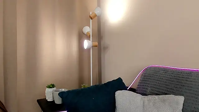 EdithHaskell online show from December 28, 2024, 7:33 pm