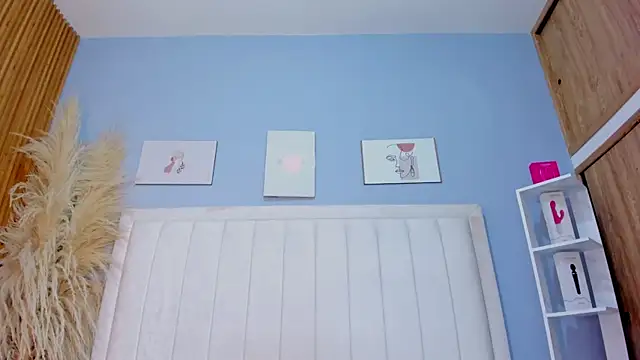 Paula-Brown1 online show from September 25, 2025, 6:55 pm