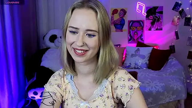 SashaBrooks online show from October 24, 2025, 6:04 pm