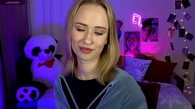 SashaBrooks online show from November 15, 2025, 2:02 pm