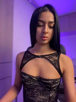 maddy bronw  online show from January 2, 2025, 10:44 pm