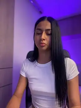 maddy bronw  online show from January 11, 2025, 12:22 am