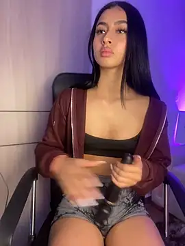 maddy bronw  online show from January 18, 2025, 10:17 pm