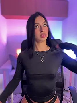 maddy bronw  online show from January 29, 2025, 11:25 pm