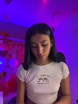 maddy bronw  online show from February 7, 2025, 11:24 pm