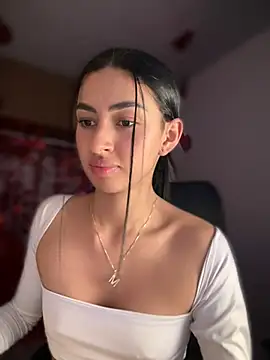 maddy bronw  online show from February 14, 2025, 12:09 am