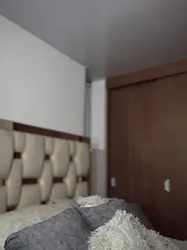 maddy bronw  online show from February 21, 2025, 3:12 am