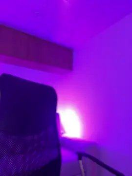 maddy bronw  online show from February 21, 2025, 11:21 pm