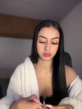 maddy bronw  online show from March 9, 2025, 12:21 am