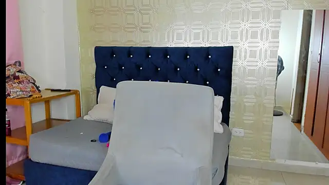 evelyn wine online show from January 25, 2025, 8:00 pm