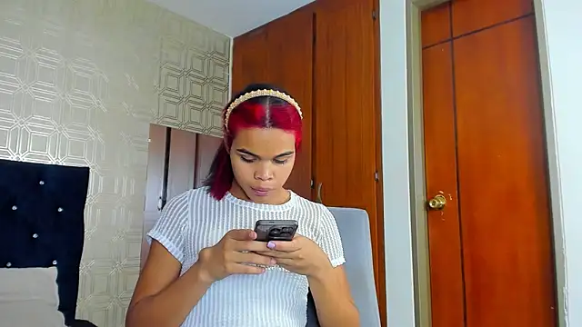 evelyn wine online show from February 7, 2025, 10:20 pm