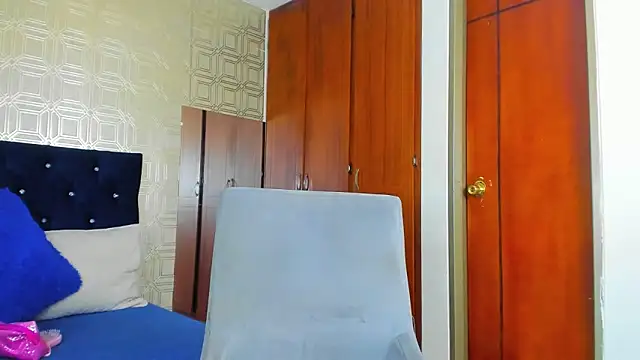 evelyn wine online show from February 14, 2025, 12:30 am