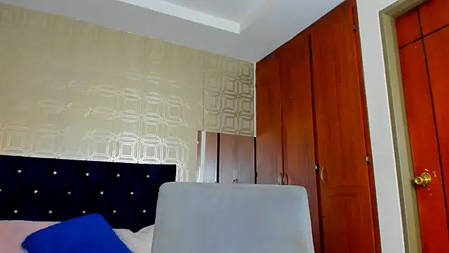 evelyn wine online show from February 28, 2025, 7:56 pm